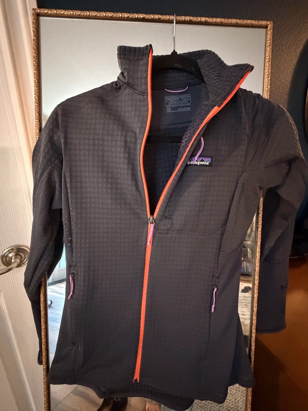 Patagonia women’s R1 full zip